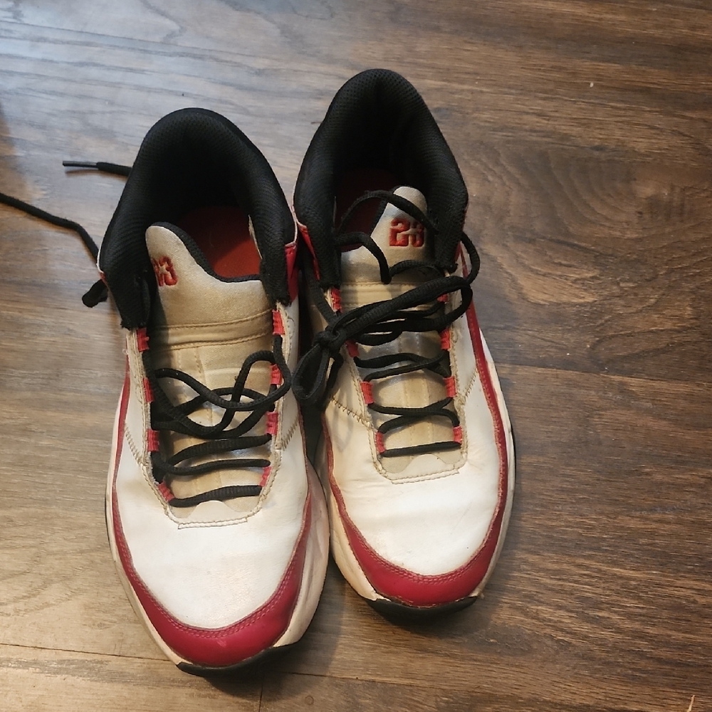 Kids Sneakers in Red and White